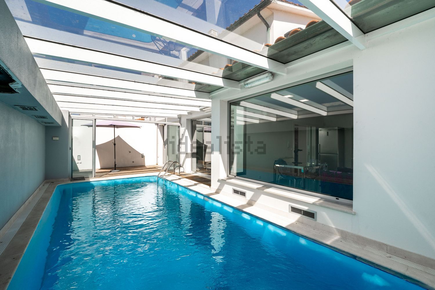 双拼别墅出售在Rua do Arieiro s/n - 游泳池