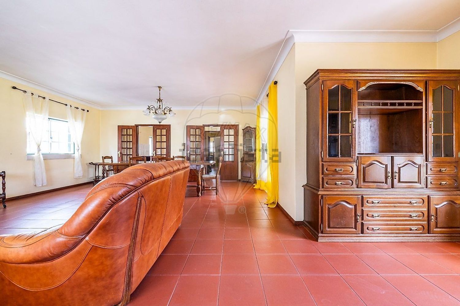 小楼房或独栋别墅出售在Rua Vale do Anzel - 客厅