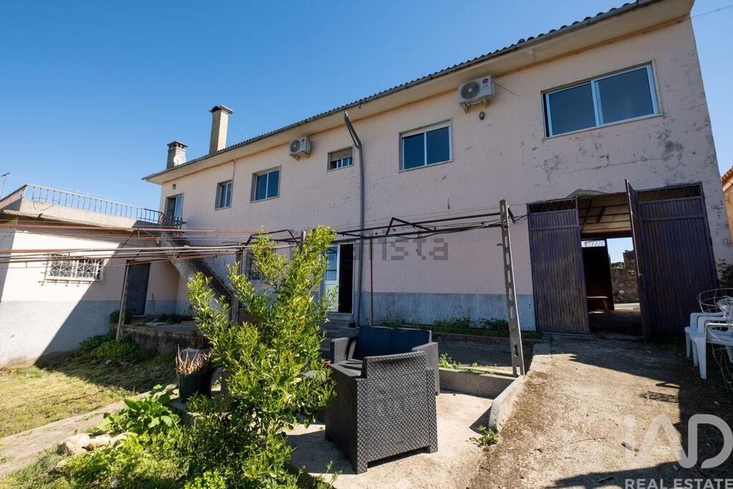 小楼房或独栋别墅出售在Côja e Barril de Alva - 外立面