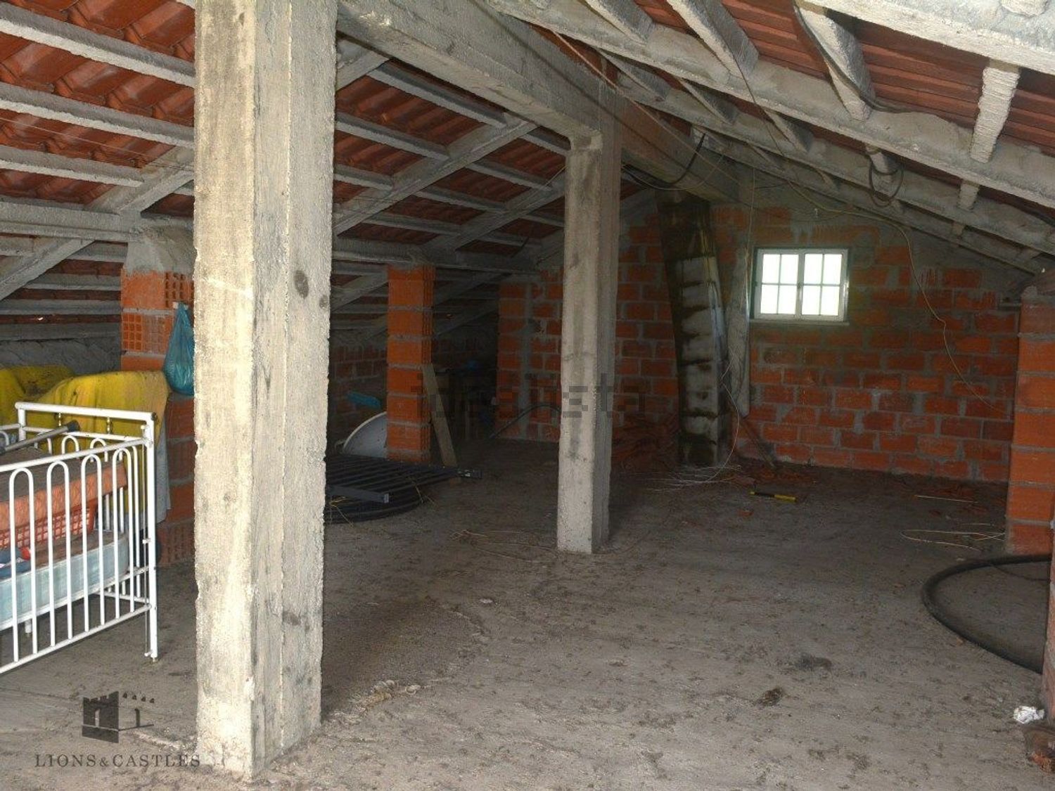 小楼房或独栋别墅出售在Rua Rossio de Baixo - 照片