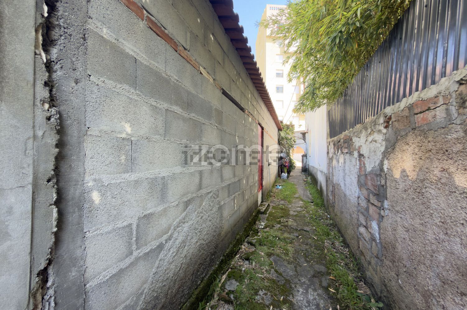 小楼房或独栋别墅出售在Rua Frei Brás de Braga, 120 - 外立面