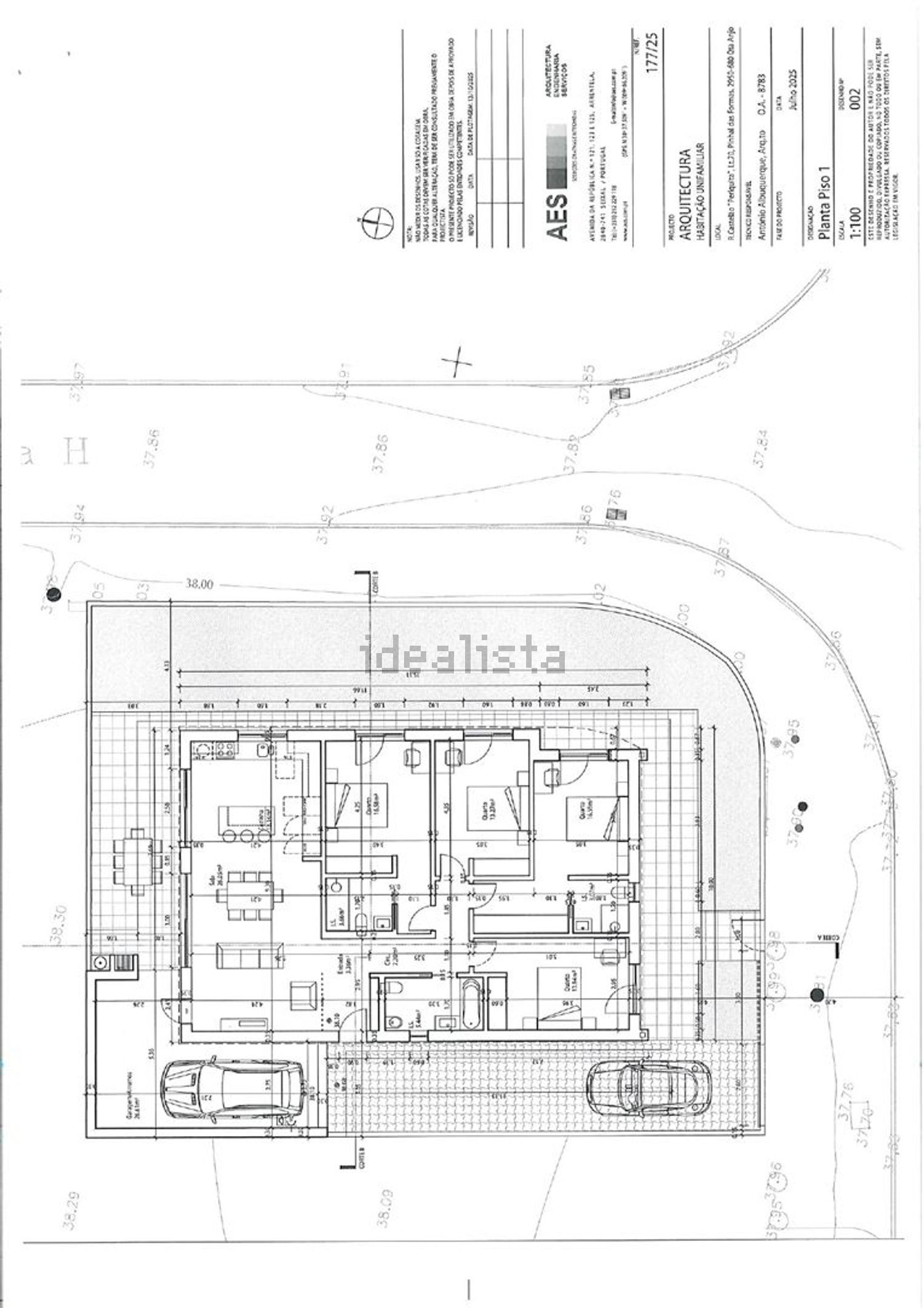 小楼房或独栋别墅出售在Rua do Sabugueiro - 平面图