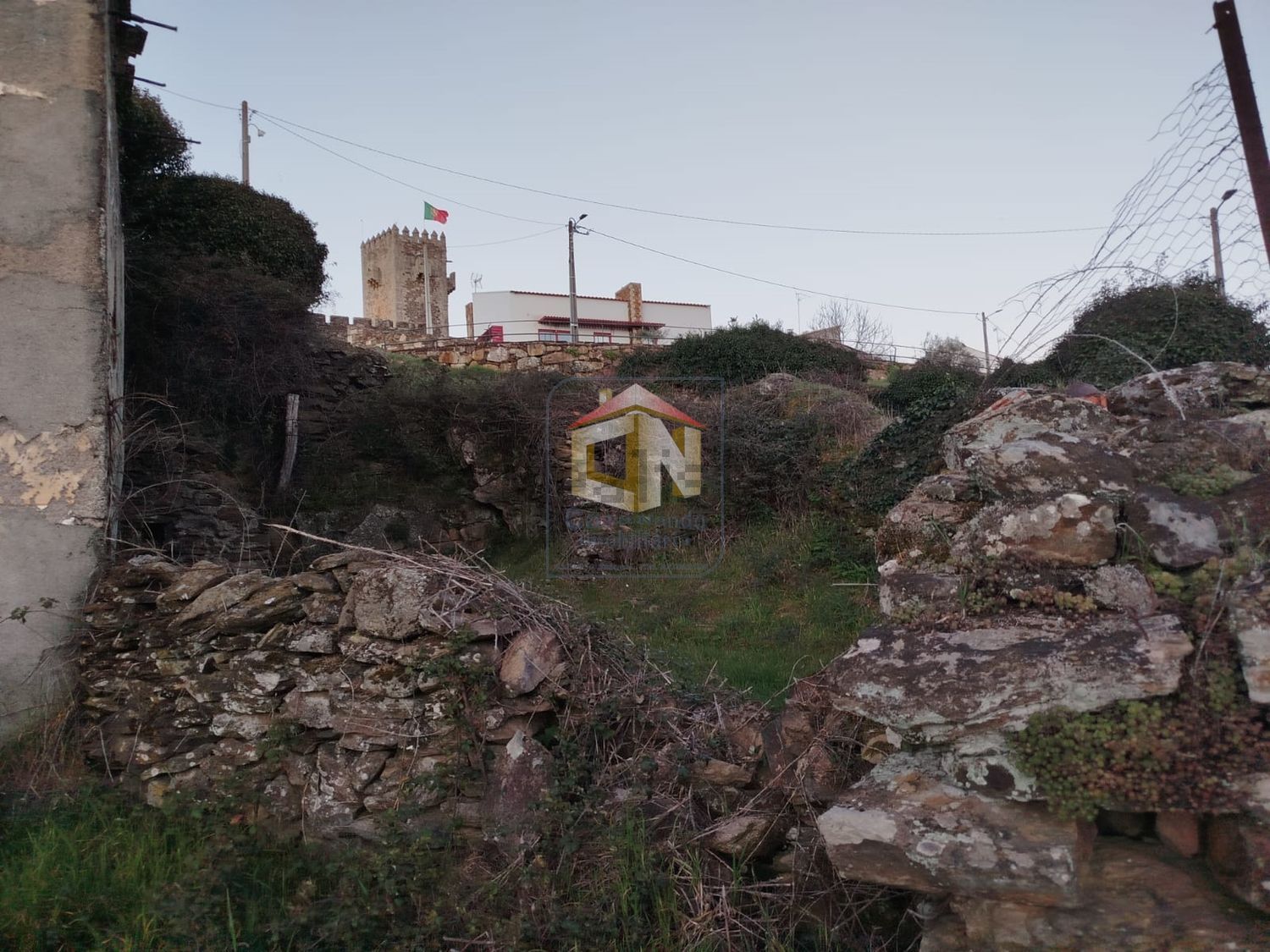 小楼房或独栋别墅出售在Avenida Ismael Mota, 32 - 卧室