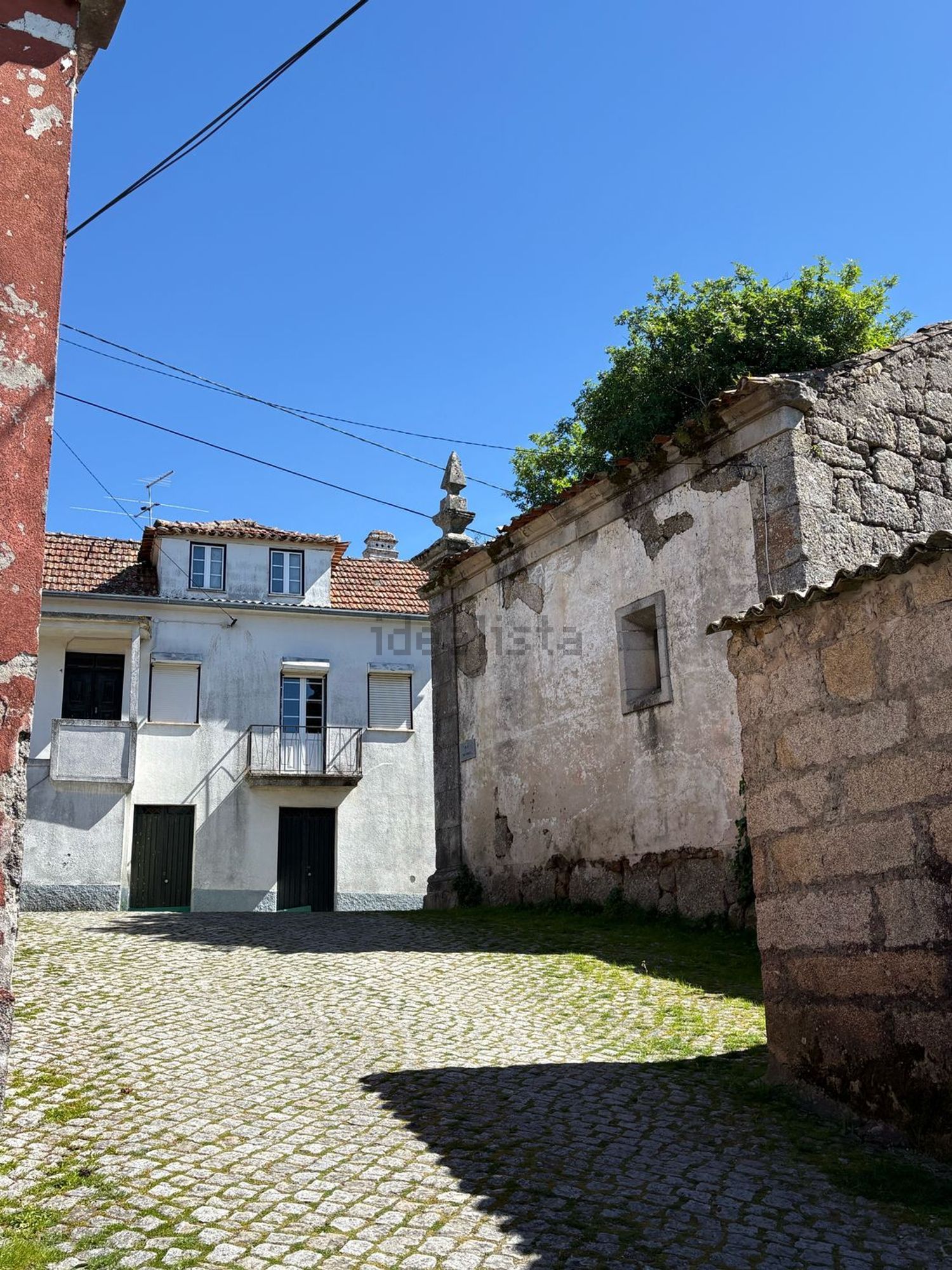 小楼房或独栋别墅出售在Rua Fonte, 20 - 外立面