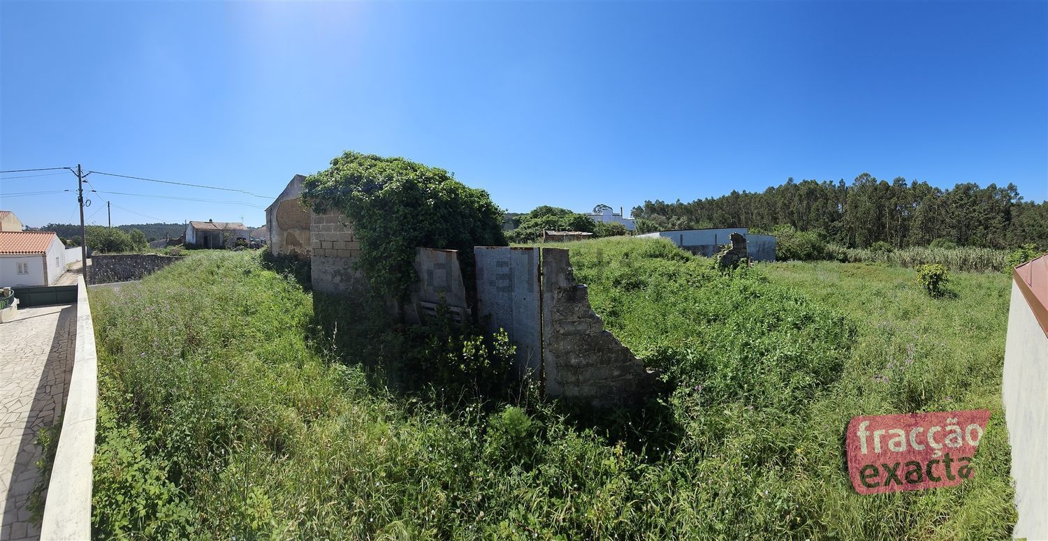 小楼房或独栋别墅出售在Rua São Jorge - 花园