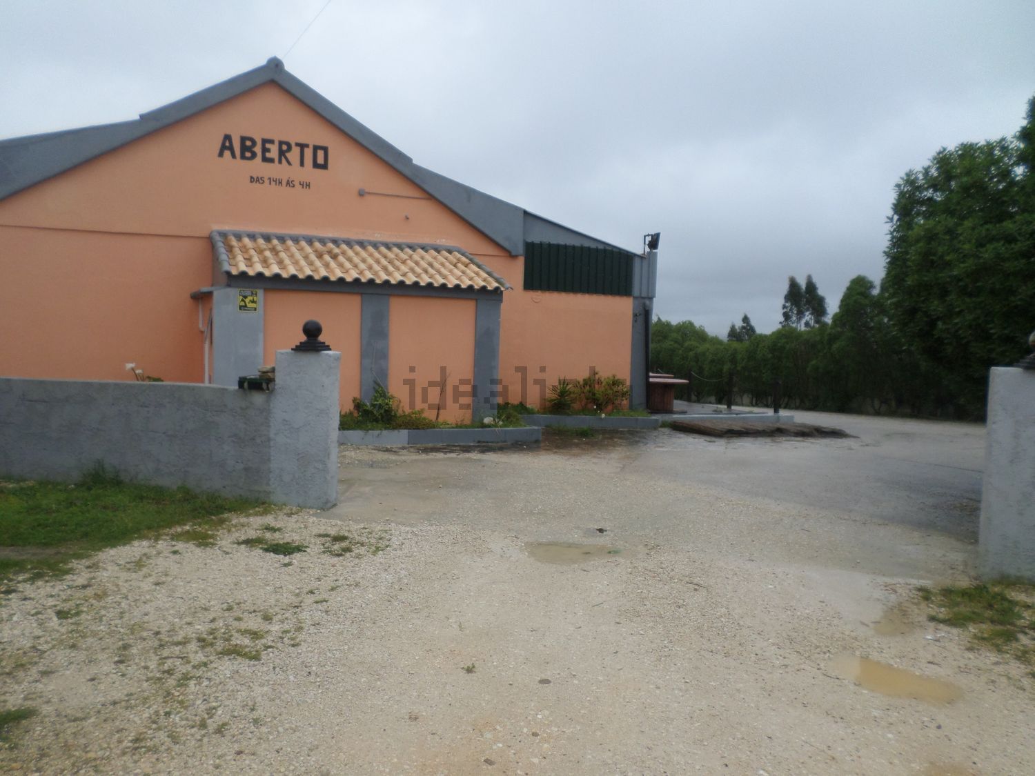 小楼房或独栋别墅出售在Rua do Cais - 外立面