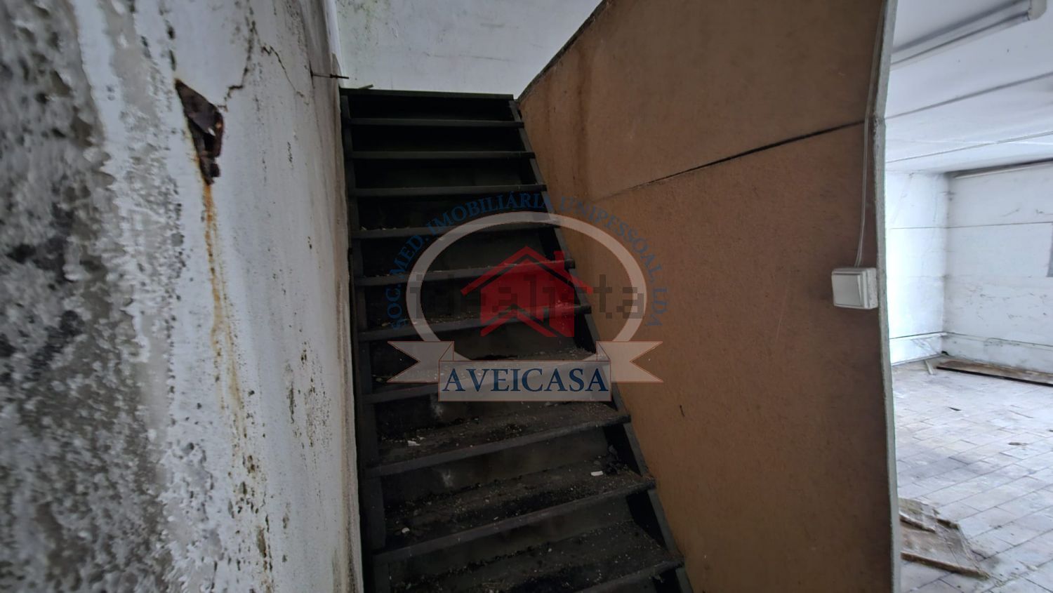 小楼房或独栋别墅出售在Oliveirinha - 详情