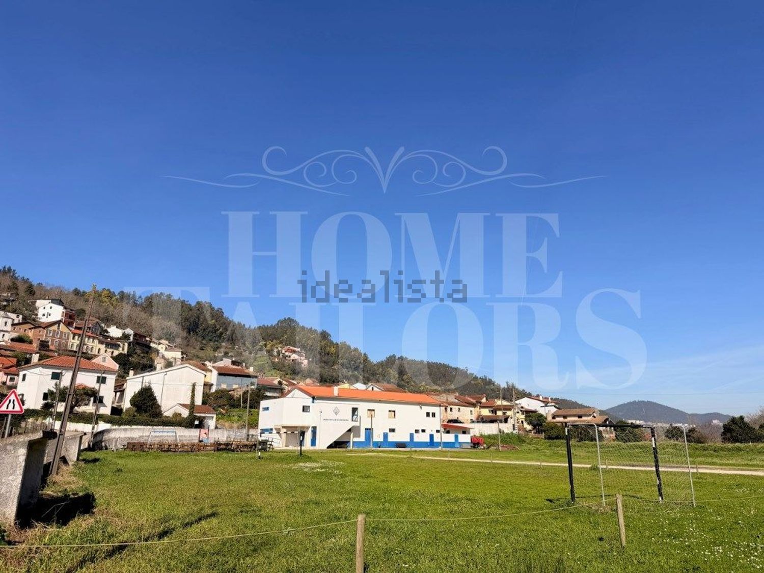 小楼房或独栋别墅出售在Estrada Nova - 视线