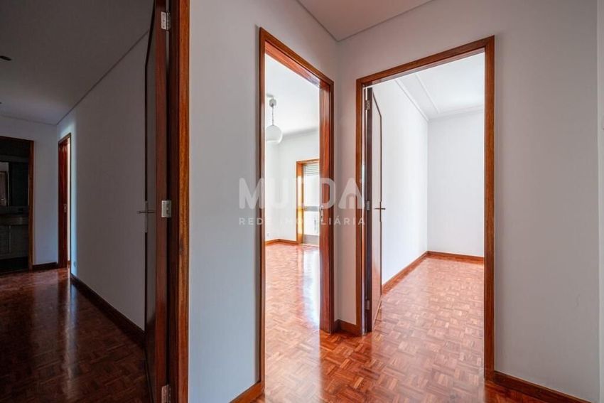 公寓 t4出售在Centro de Oliveira de Azeméis