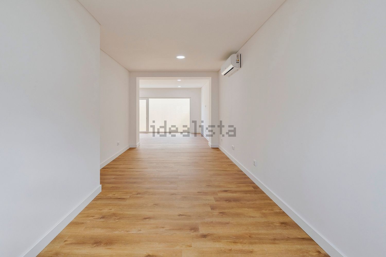 双拼别墅出售在Avenida Jaime Cortesão, 12 - 居住