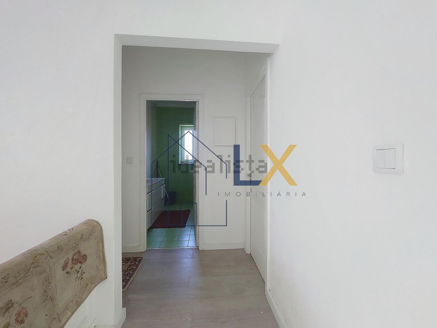 小楼房或独栋别墅出售在Aradas - 过道