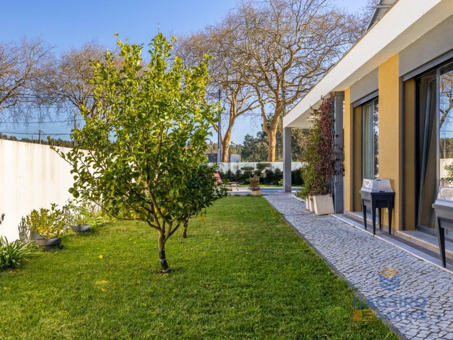 小楼房或独栋别墅出售在Foz do Arelho - 外立面