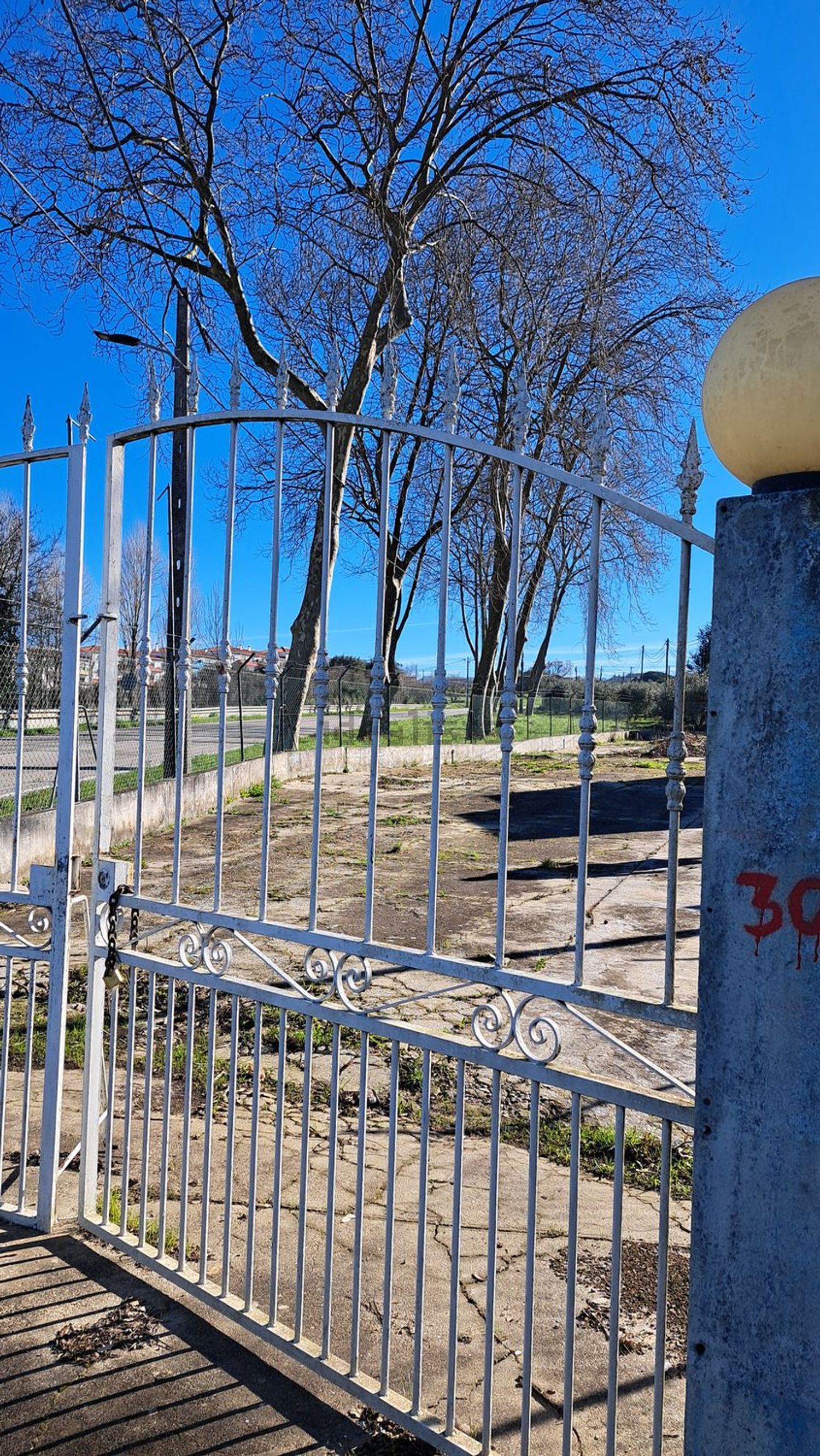 小楼房或独栋别墅出售在Rua de Leiria, 120 - 照片