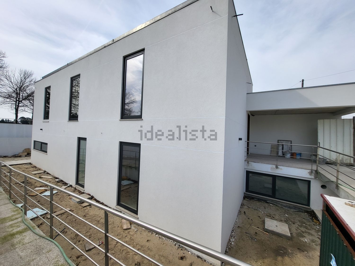 小楼房或独栋别墅出售在Praceta Belmiro Adelino - 外立面