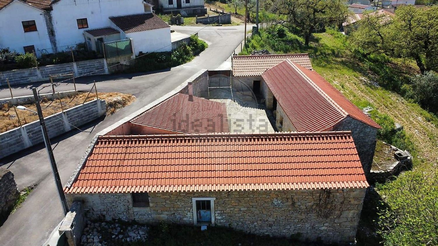小楼房或独栋别墅出售在Évora de Alcobaça - 外立面