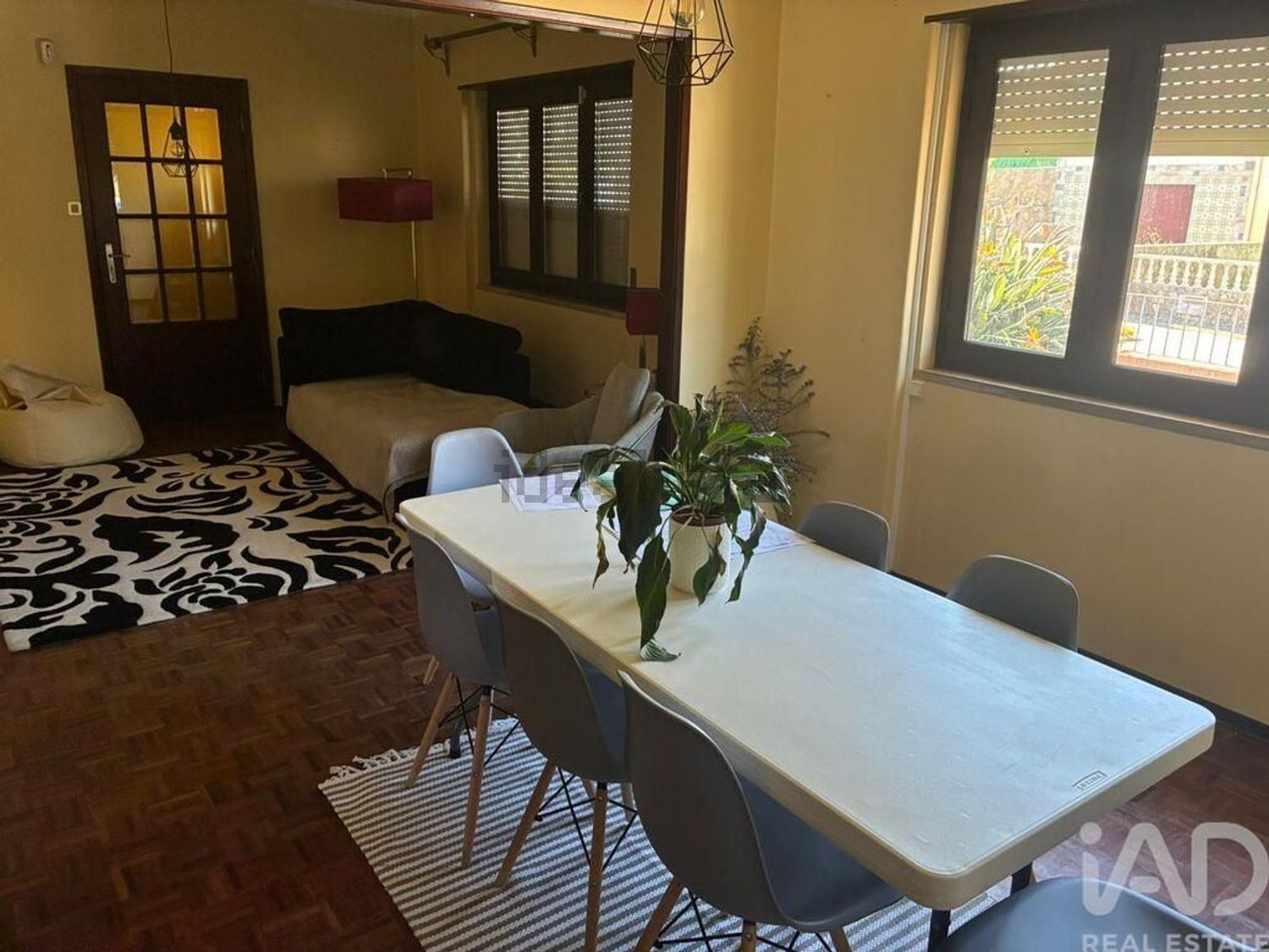 小楼房或独栋别墅出售在São Gregório - 客厅