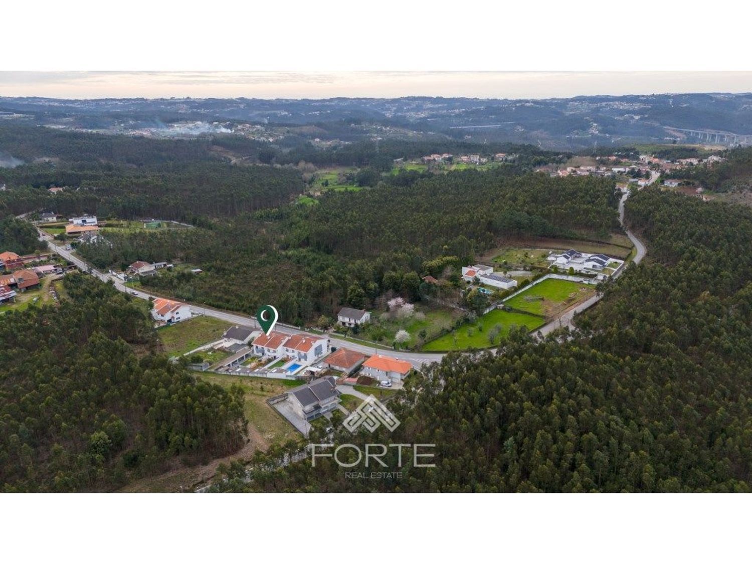 小楼房或独栋别墅出售在Rua Rio Douro - 视线