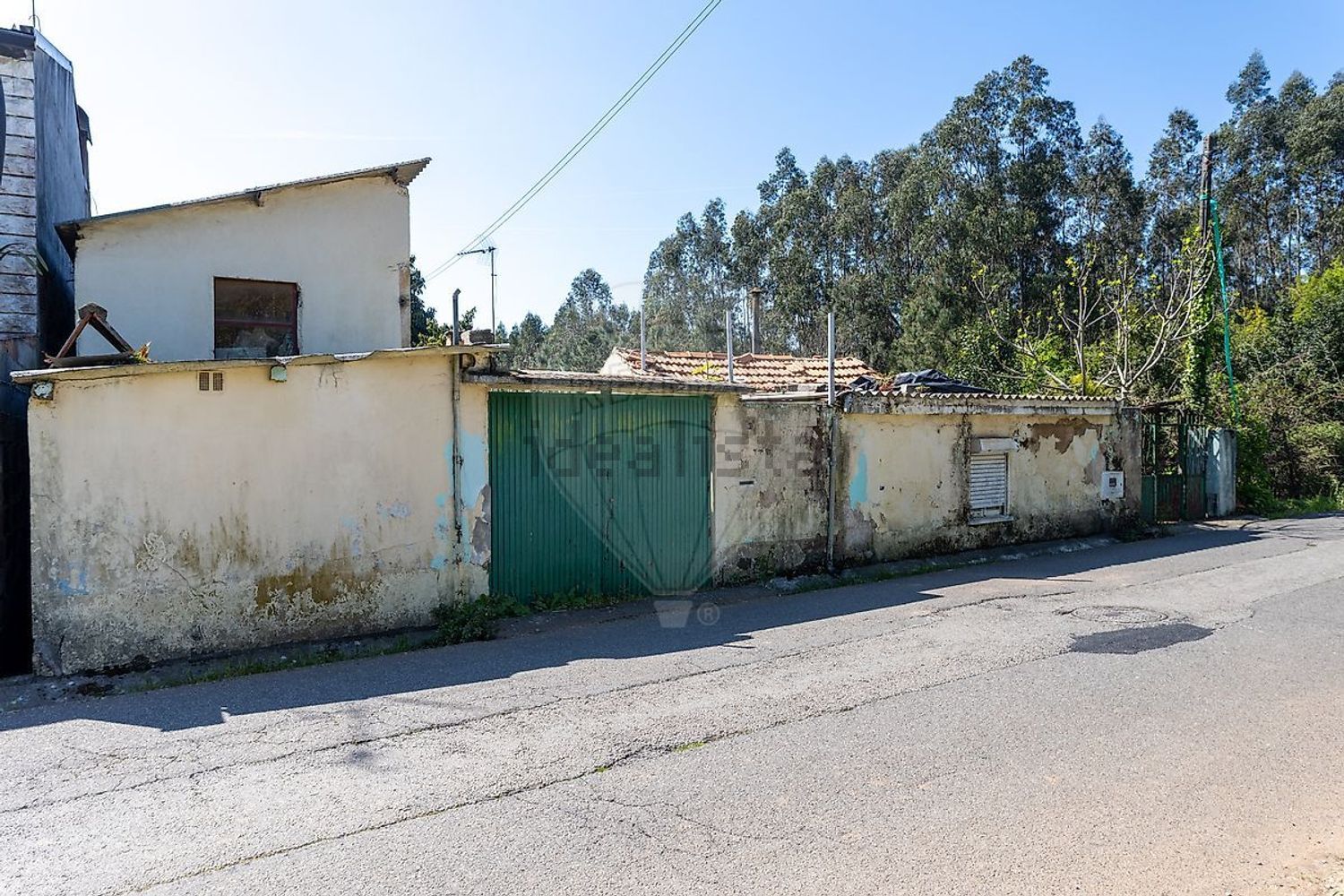 小楼房或独栋别墅出售在Rua Cemitério, 273 - 外立面