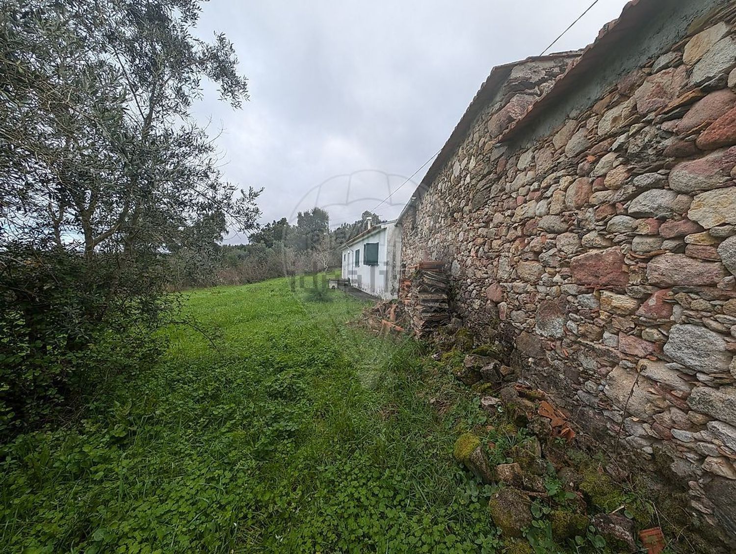 小楼房或独栋别墅出售在Rua das Penedinhas - 外立面