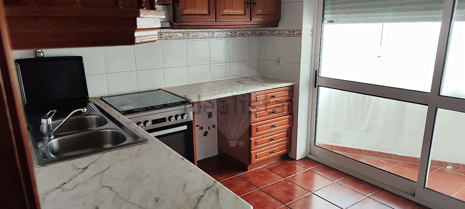 出租小楼房或独栋别墅在Rua Combatentes da Grande Guerra - 厨房