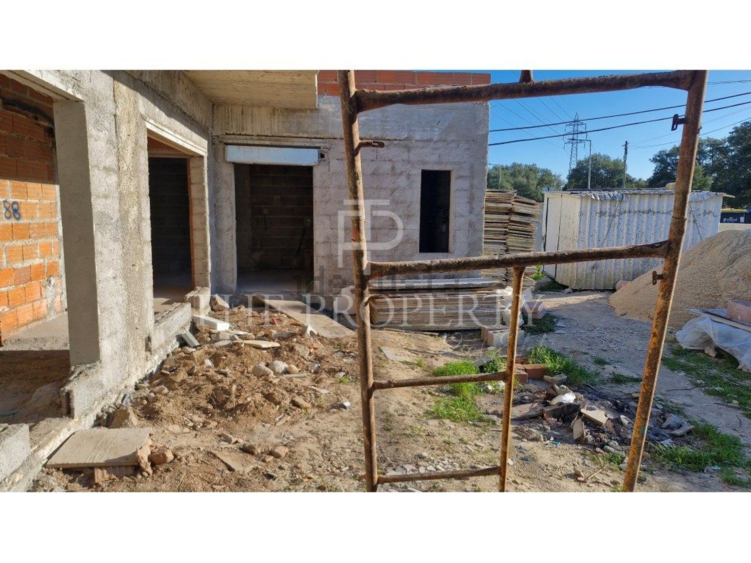 小楼房或独栋别墅出售在Rua Doutor Ramiro Correia - 外立面