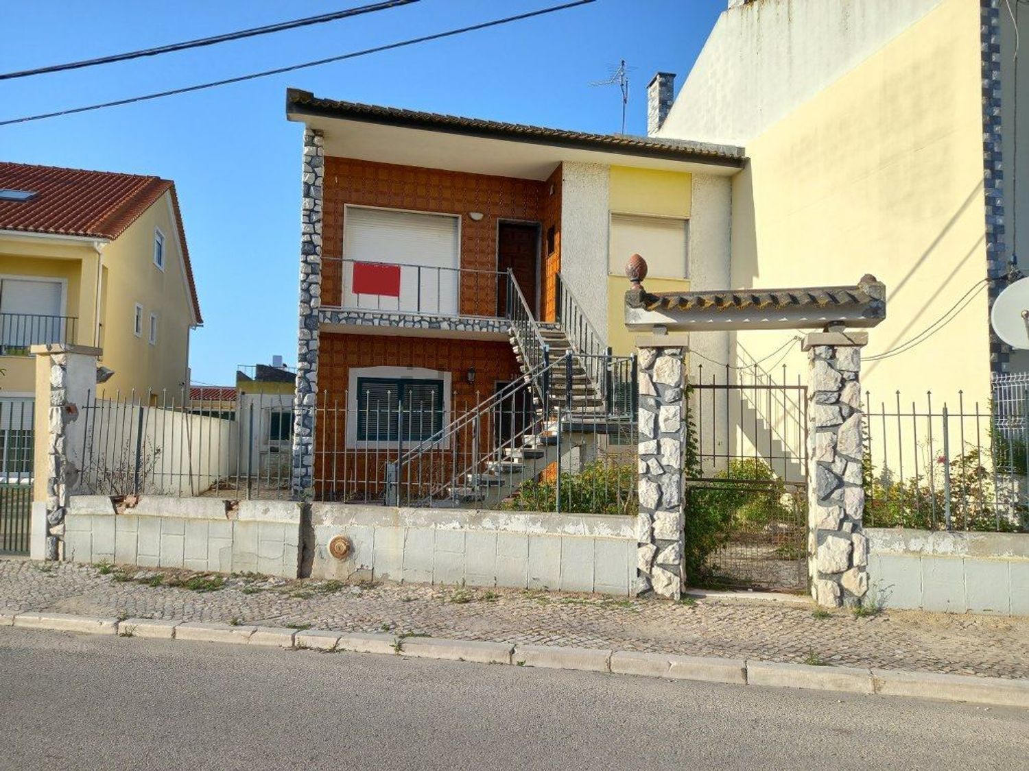 双拼别墅出售在Rua Futebol Clube de São Francisco - 外立面