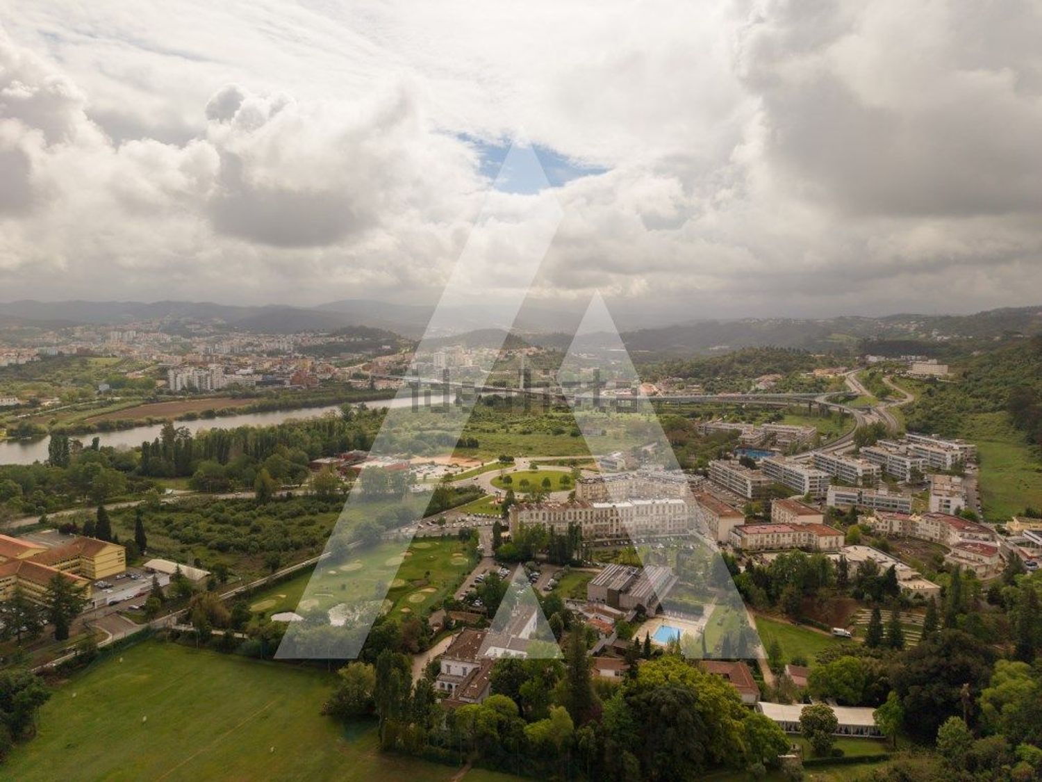 公寓 t3出售在Santa Clara e Castelo Viegas - 视线