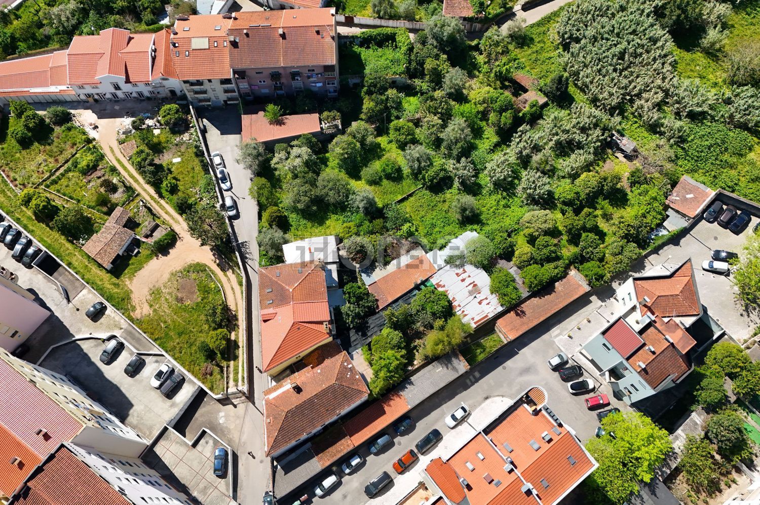 小楼房或独栋别墅出售在Rua Frei Brás de Braga, 120 - 详情