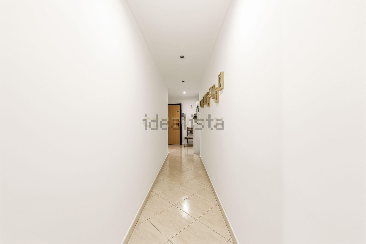 公寓 t3出售在Rua do Algarve, 17 - 过道