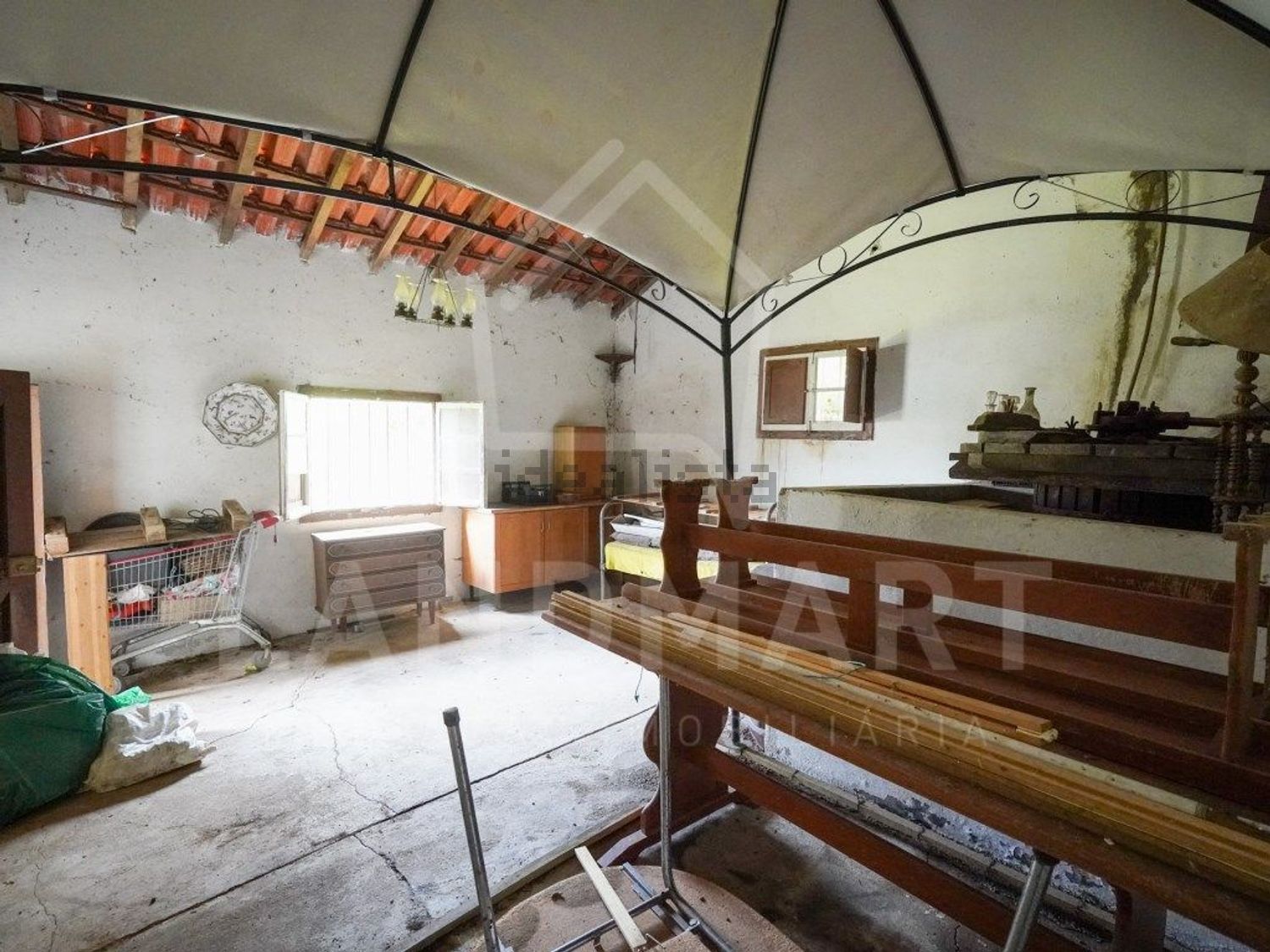 小楼房或独栋别墅出售在Rua General Humberto Delgado - 游泳池