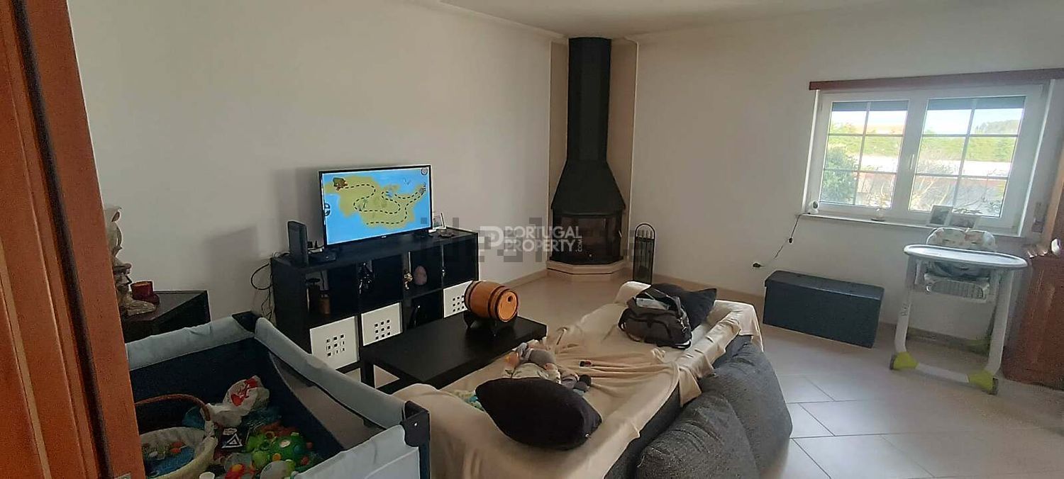 小楼房或别墅出售在Olho Marinho - 客厅