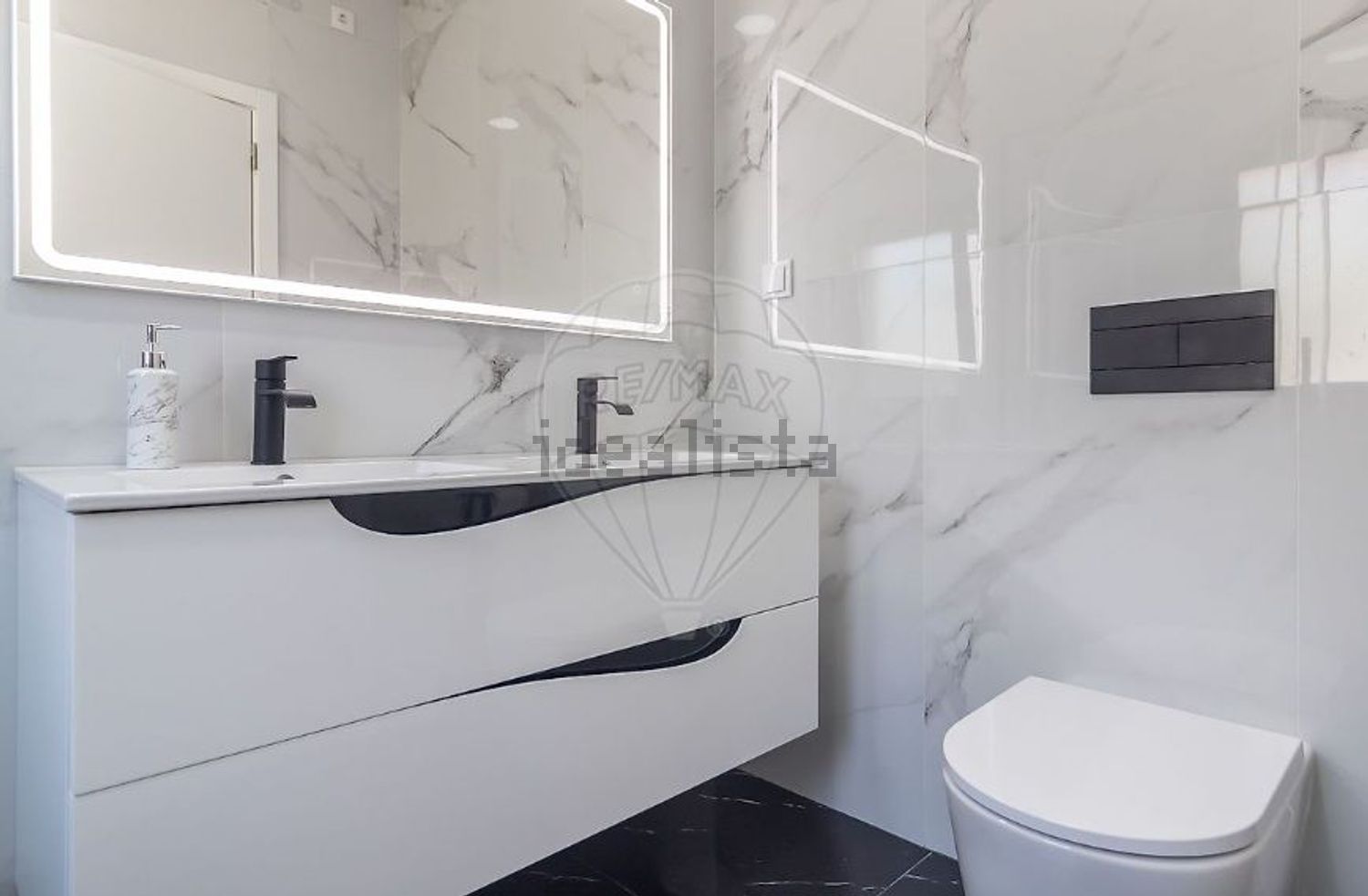 小楼房或独栋别墅出售在Estrada dos 4 marcos - 卫生间