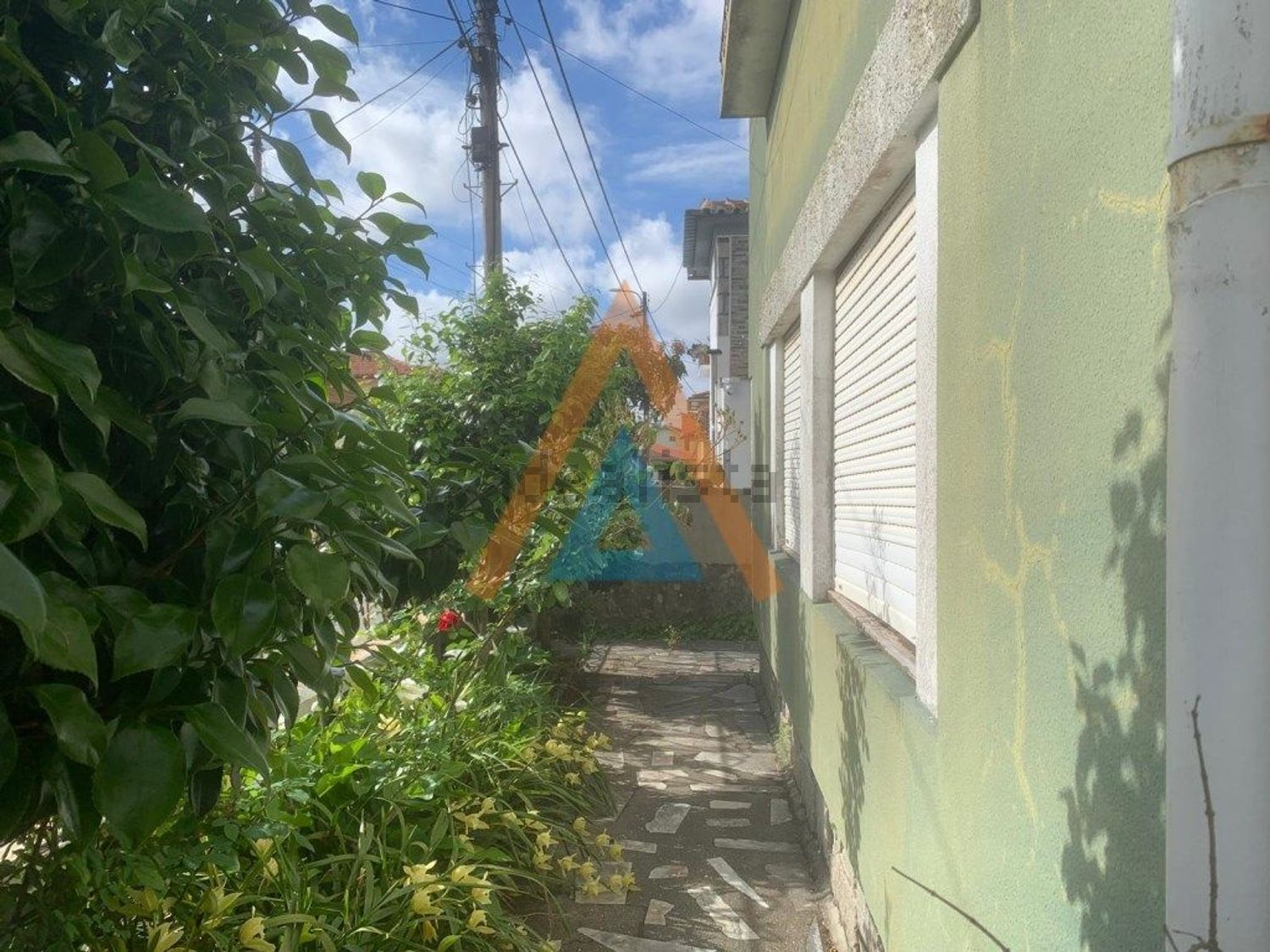 小楼房或独栋别墅出售在Vila de Cucujães - 花园