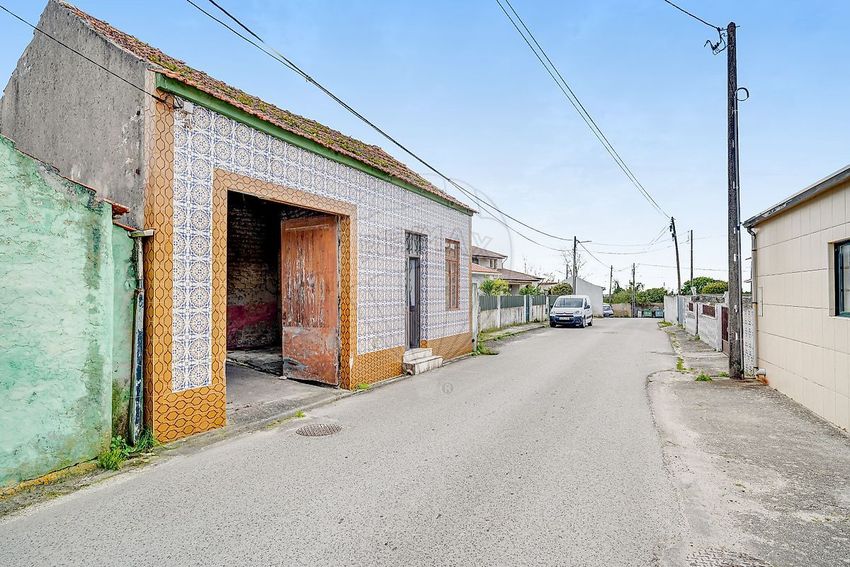 小楼房或独栋别墅出售在São Salvador