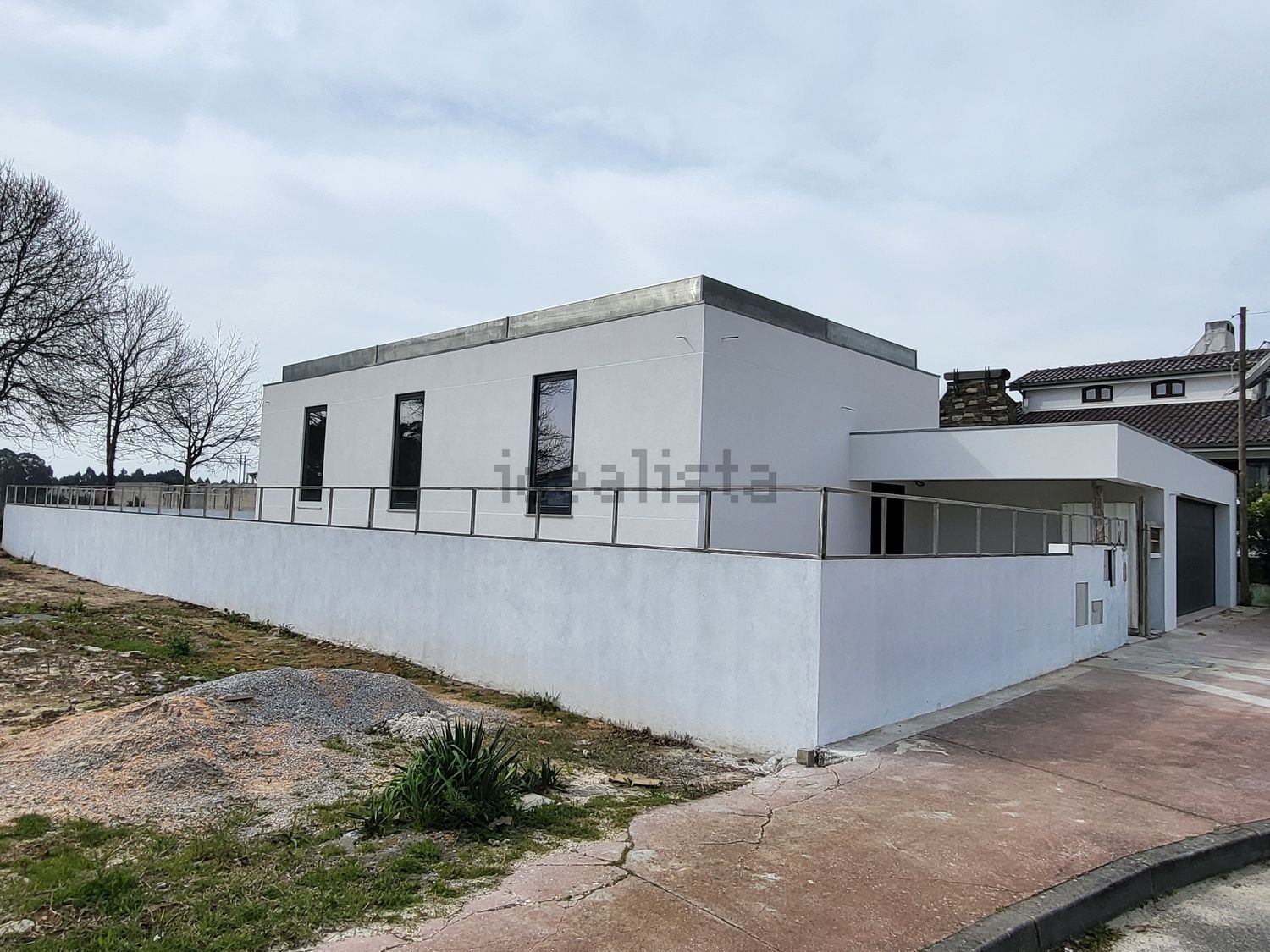 小楼房或独栋别墅出售在Praceta Belmiro Adelino - 外立面