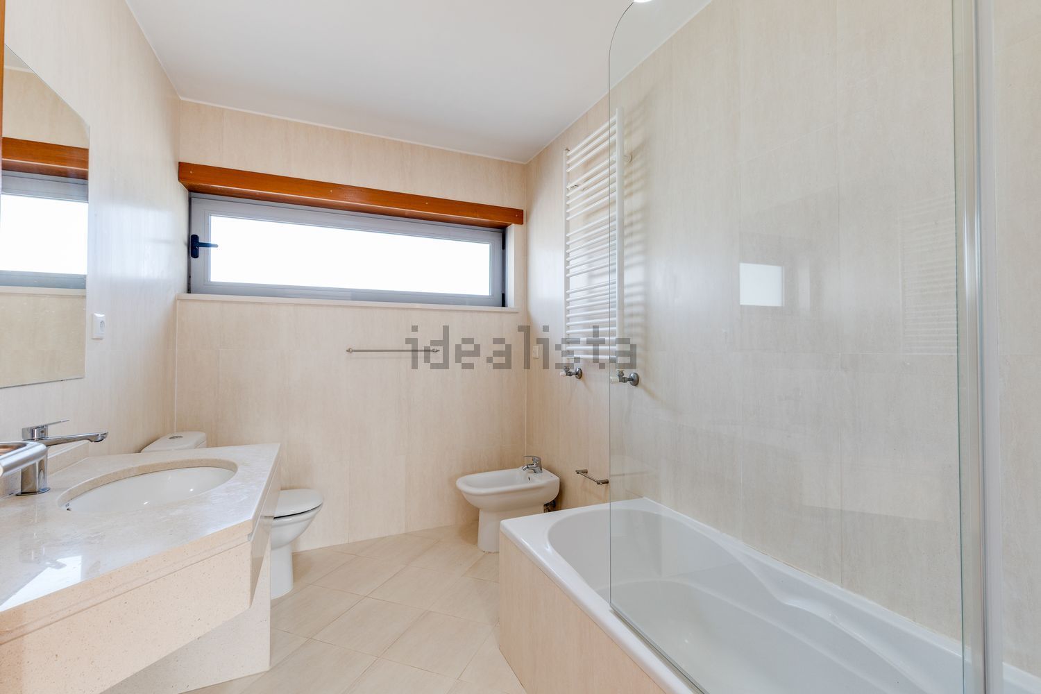 小楼房或独栋别墅出售在Rua do Paião s/n - 卫生间