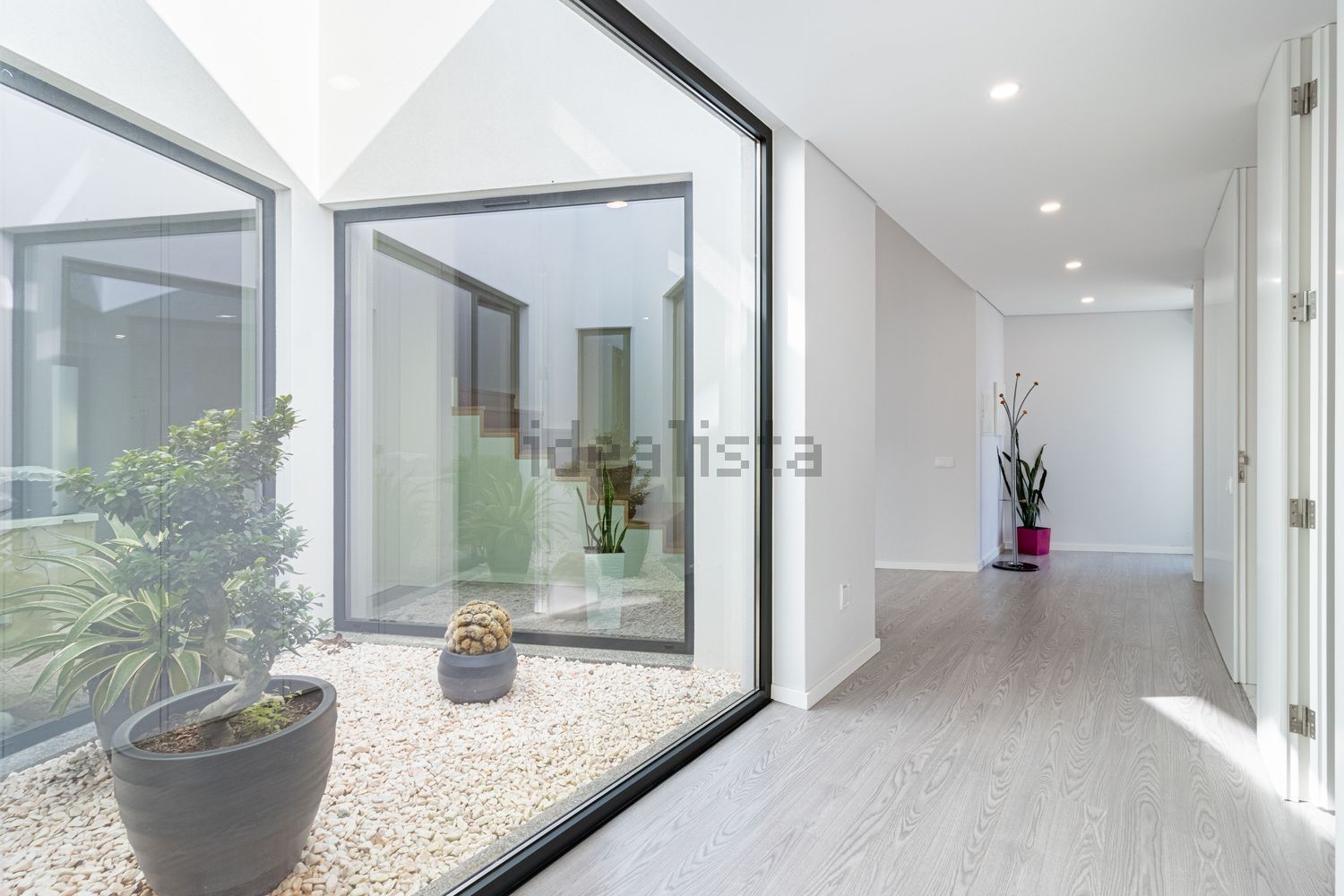 小楼房或独栋别墅出售在São Roque - 详情