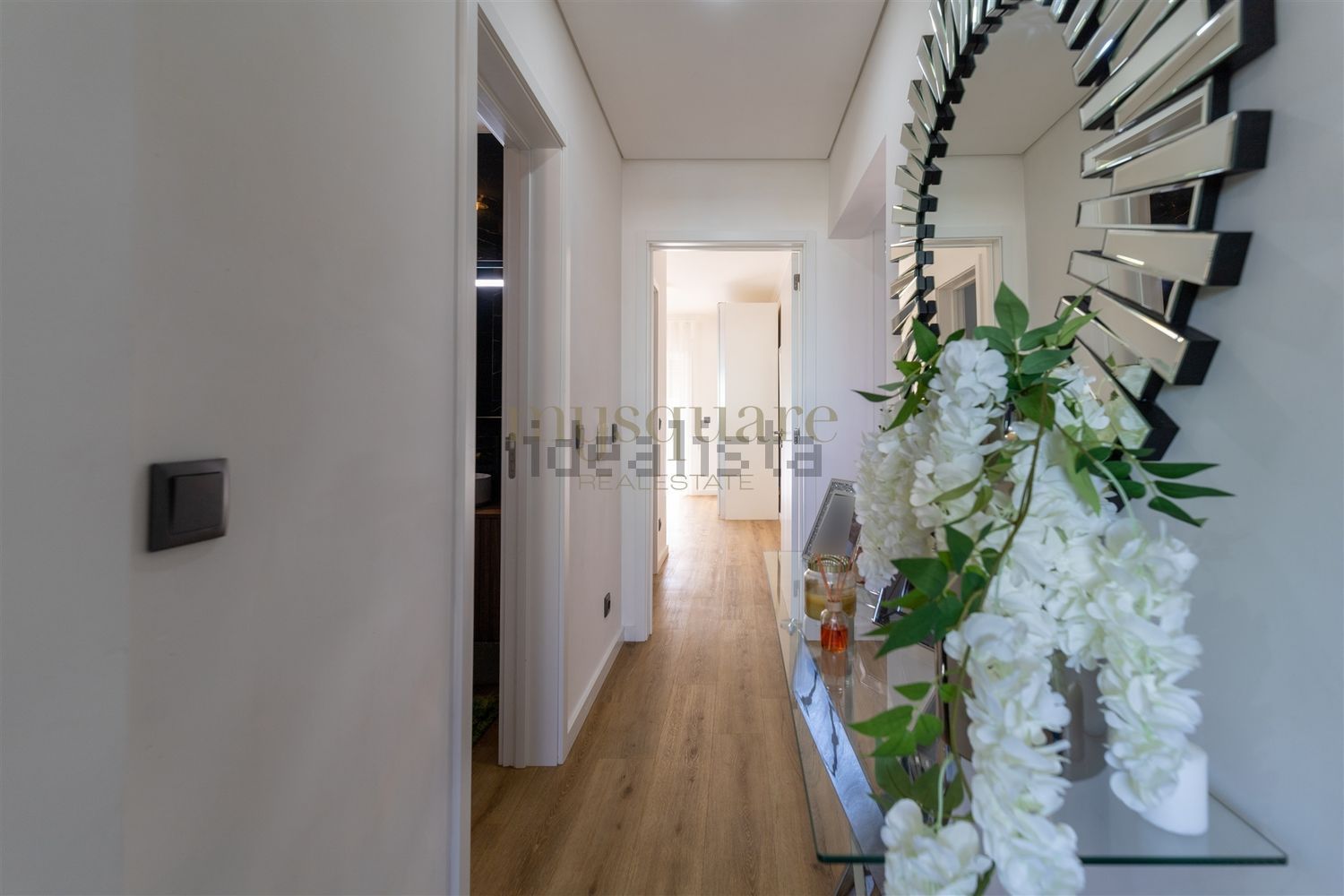 公寓 t4出售在Rua de Gago Coutinho, 30 - 过道