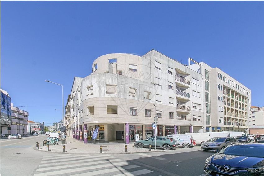 公寓 t1出售在Avenida Fernão de Magalhães
