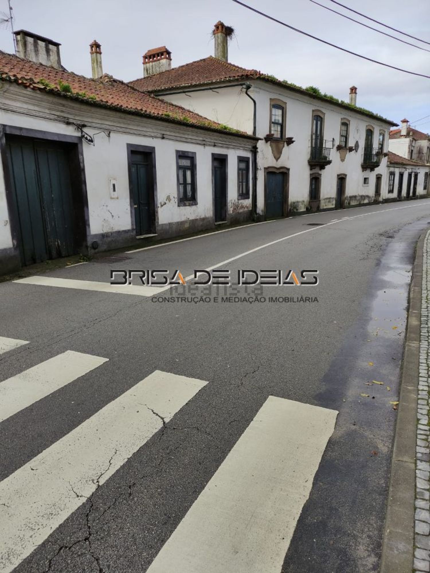 小楼房或独栋别墅出售在Rua Doutor Alfredo Coelho de Magalhães, 1319 - 外立面