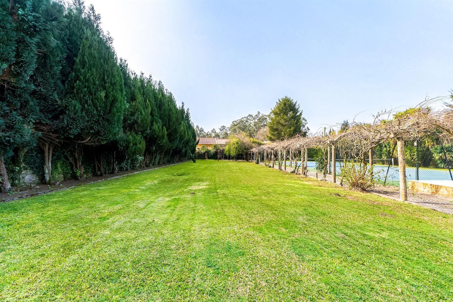 小楼房或独栋别墅出售在Largo de Santa Lúzia, 123 - 花园