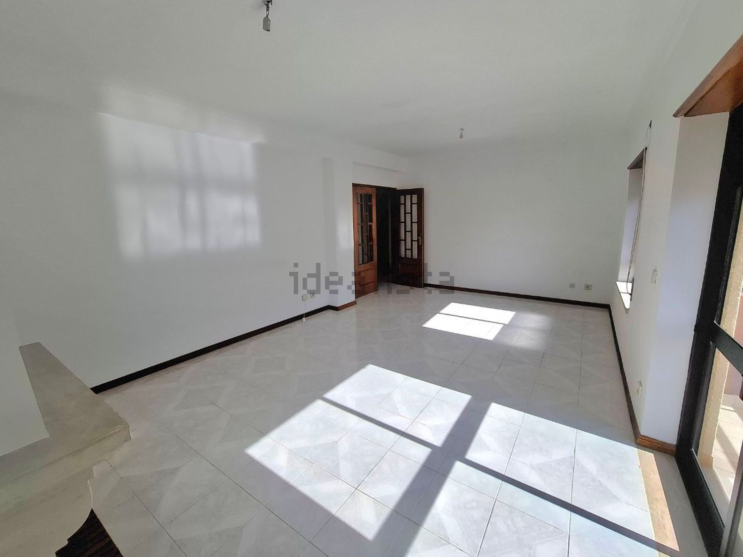 出租公寓 t3在Rua Cónego Tomás Póvoa, 1 - 客厅