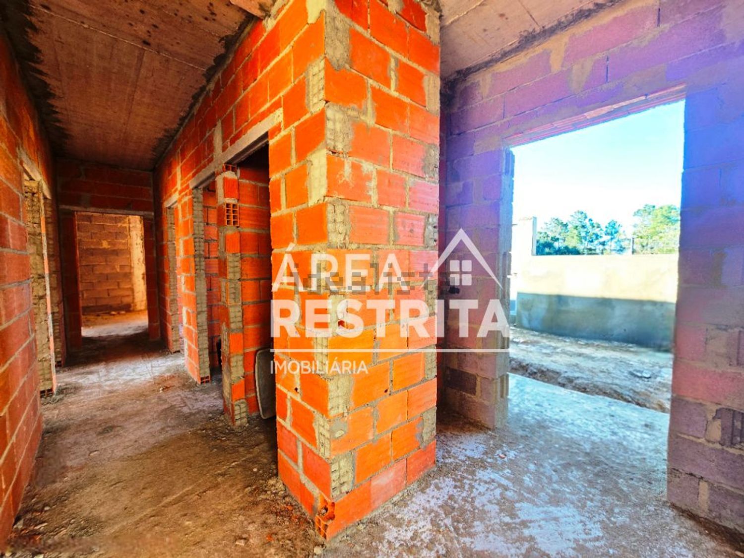 小楼房或独栋别墅出售在Quinta da Marquesa - Vila Amélia - 过道