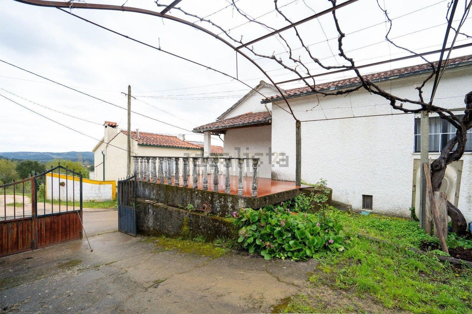 小楼房或独栋别墅出售在Rua Pereiro de Cima s/n - 外立面