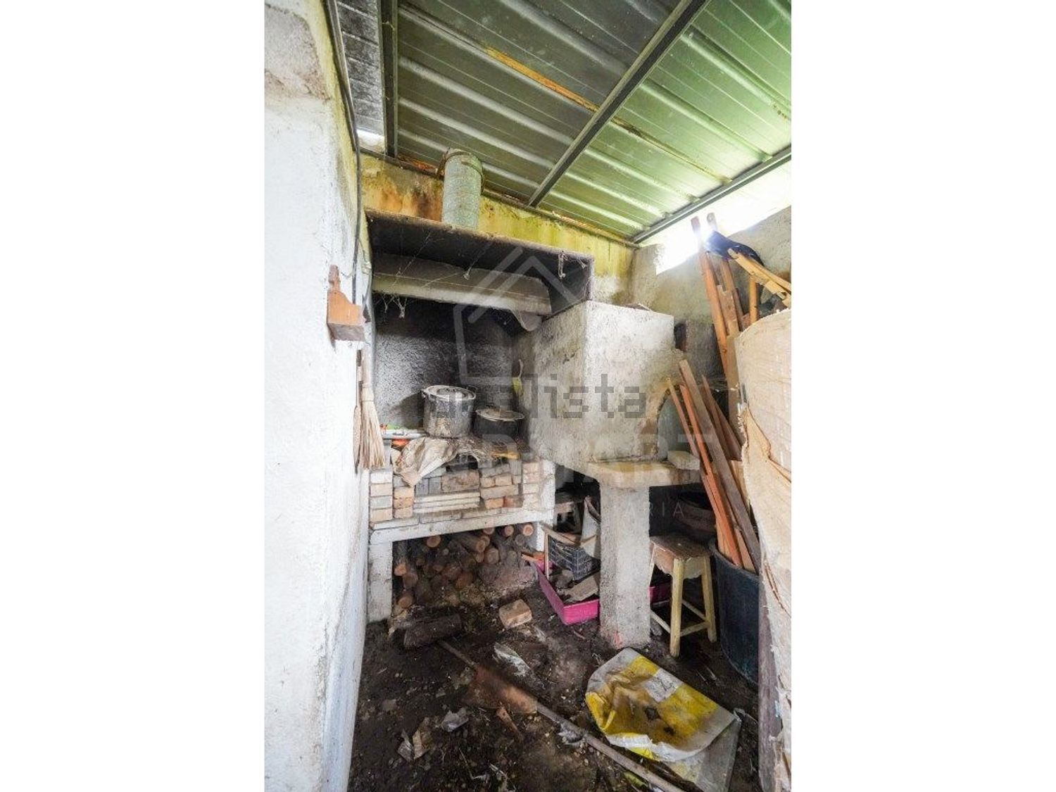 小楼房或独栋别墅出售在Rua General Humberto Delgado - 平面图