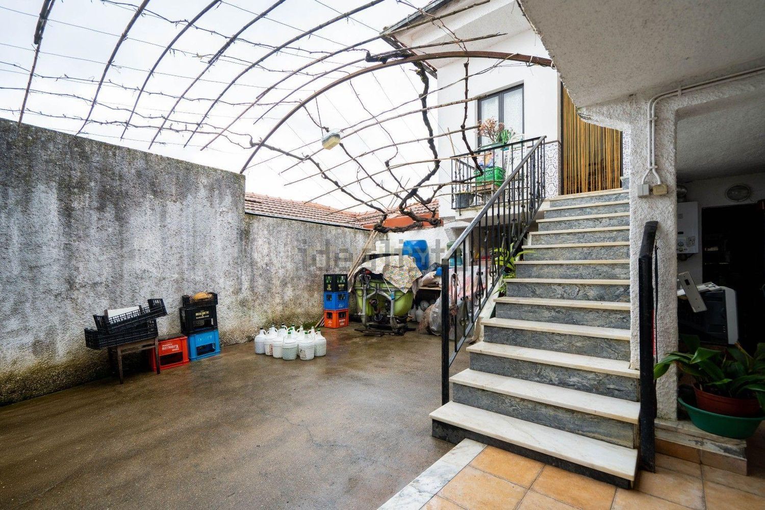 小楼房或独栋别墅出售在Rua Pereiro de Cima s/n - 详情