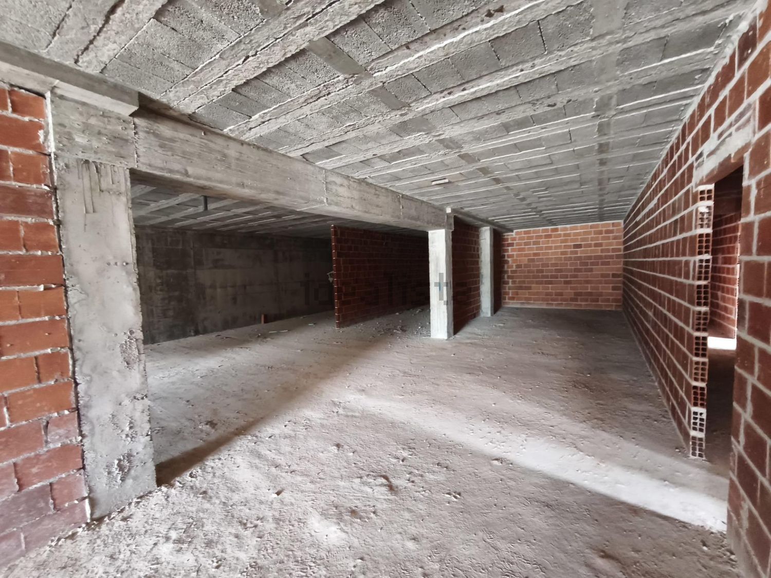 公寓 t2出售在Centro de Oliveira de Azeméis - 停车位