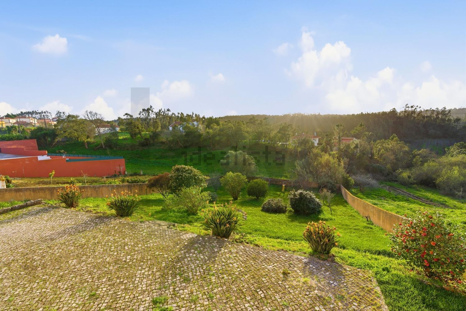 小楼房或别墅出售在Rua 1º de Janeiro, 17 - 花园