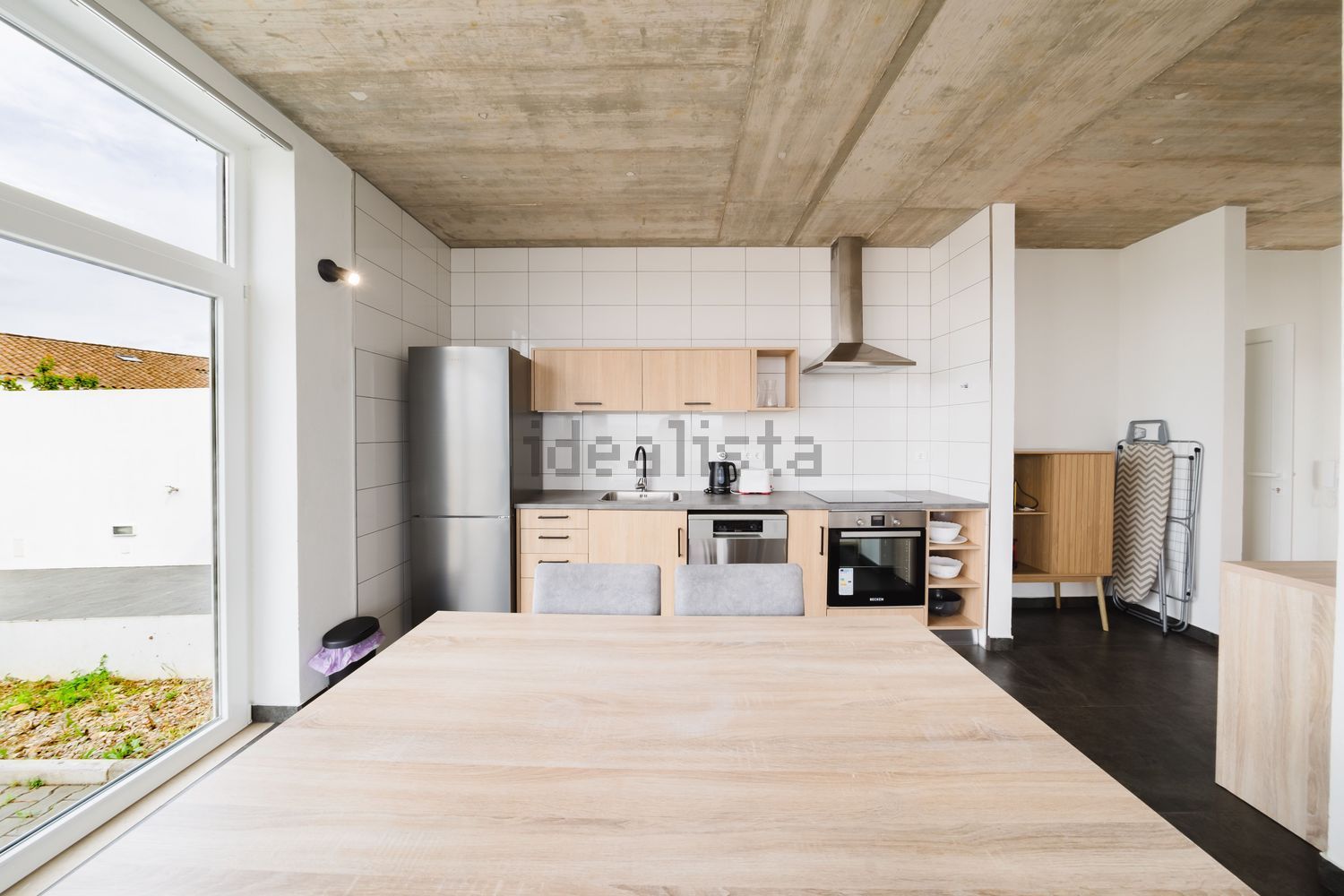 小楼房或独栋别墅出售在Bairro Encosta do Sol s/n - 厨房