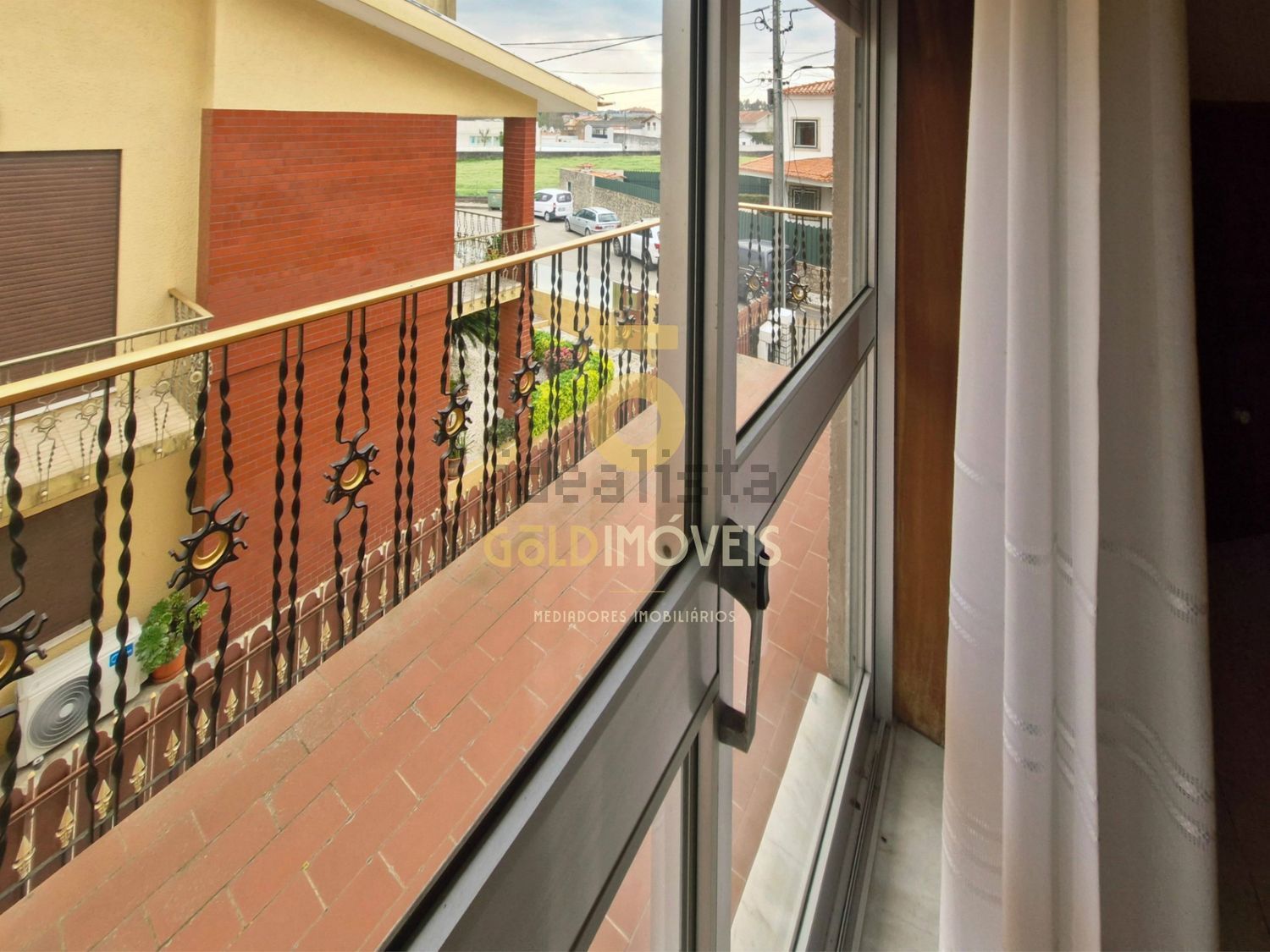 小楼房或独栋别墅出售在São Roque - 露台